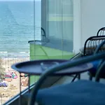 Seavibes - Pool & アパート