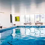 Seavibes - Pool & ナボダリ