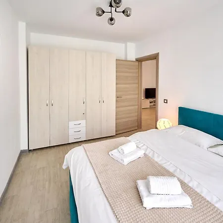 Seavibes - Pool & Spa Beach Resort Apartment