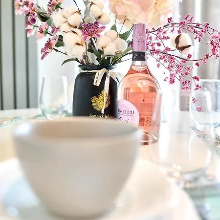 Seavibes - Pool & דירה Năvodari