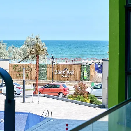 Seavibes - Pool & Spa Beach Resort