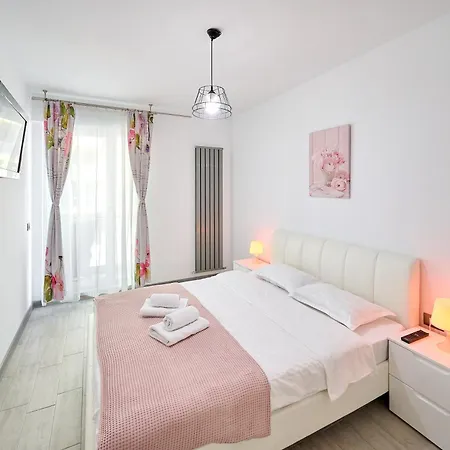 Seavibes - Pool & Spa Beach Resort Apartment Navodari
