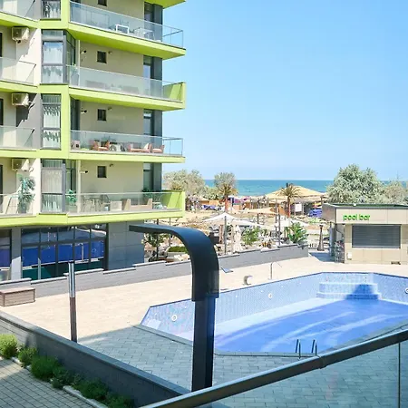 Seavibes - Pool & Spa Beach Resort