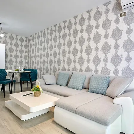 Seavibes - Pool & Appartement Năvodari