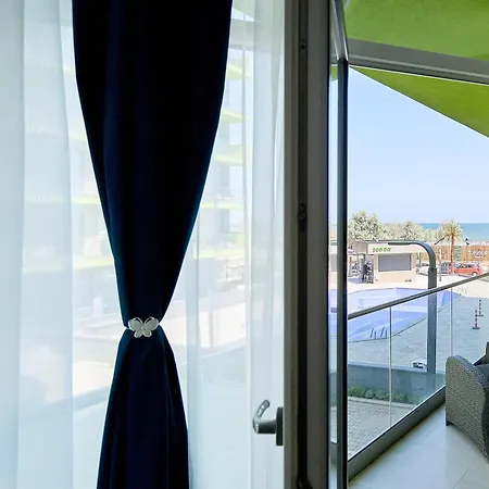 Seavibes - Pool & Spa Beach Resort * Navodari