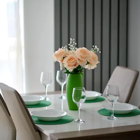 Seavibes - Pool & דירה *